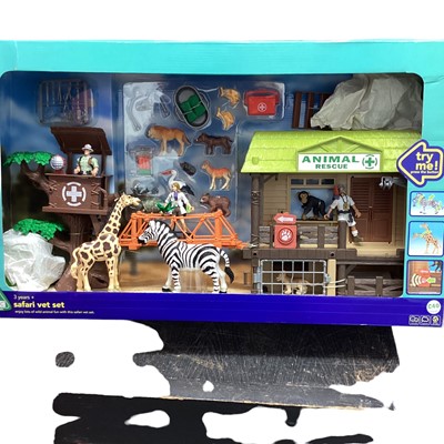 Lot 378 - Britons Big Farm 1:16 Scale Horse & Trailer No.42846, Playmobil Noah's Ark No.5276, Country Farm 1:32 Scale Playset & ELV Safari Vet Set, all boxed (4)