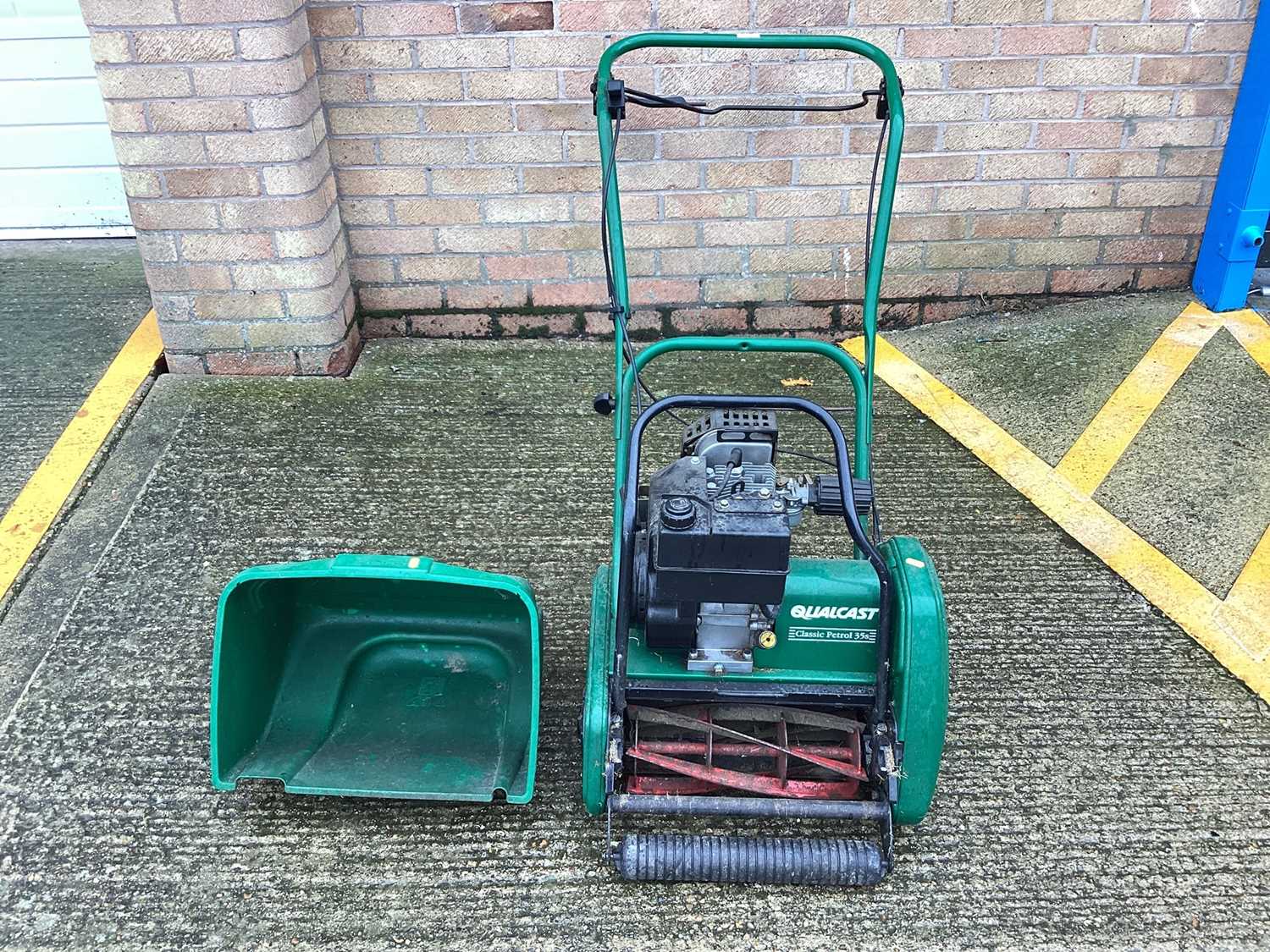 Lot 5 - Qualcast Classic Petrol 35s lawnmower