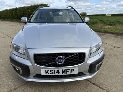 Lot 12 - 2014 Volvo XC70 SE Lux D5 AWD automatic, 5 door estate, reg. no. KS14 MFP