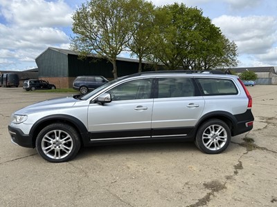 Lot 12 - 2014 Volvo XC70 SE Lux D5 AWD automatic, 5 door estate, reg. no. KS14 MFP