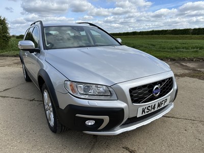 Lot 12 - 2014 Volvo XC70 SE Lux D5 AWD automatic, 5 door estate, reg. no. KS14 MFP