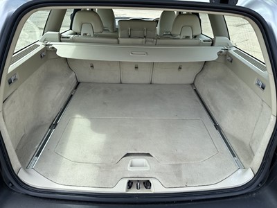 Lot 12 - 2014 Volvo XC70 SE Lux D5 AWD automatic, 5 door estate, reg. no. KS14 MFP