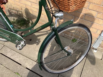 Lot 2 - Pashley Vintage style Ladies cycle ( cost £800 new)