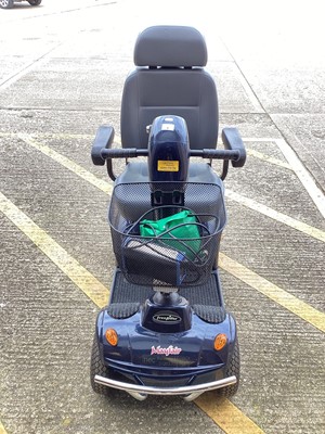 Lot 8 - Freerider Mayfair mobility scooter with key and charger