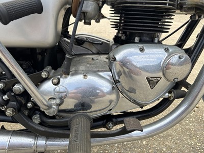Lot 31 - 1977 Triumph Silver Jubilee Bonneville, 744cc motorcycle reg. no. VOO 99S
