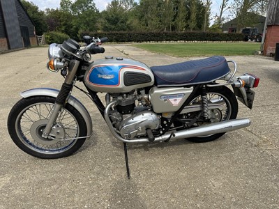 Lot 31 - 1977 Triumph Silver Jubilee Bonneville, 744cc motorcycle reg. no. VOO 99S