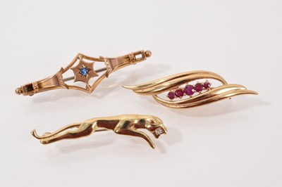 Lot 73 - Five gold and gem set brooches and two 18ct gold pendants