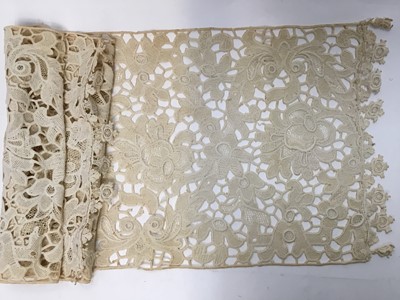 Lot 2114 - Box of antique lace