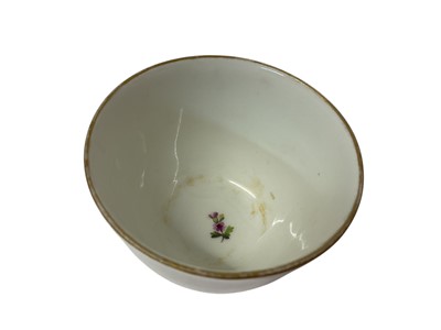 Lot 153 - 18th century Loosdrecht porcelain tea bowl with with ornithological bird decoration