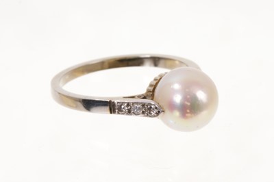 Lot 538 - Cultured pearl and diamond ring with an 8.5mm pearl (not tested for natural origin) with diamond-set platinum shoulders on 18ct white gold shank