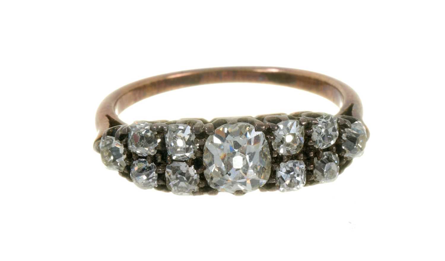 Lot 505 - Victorian diamond ring