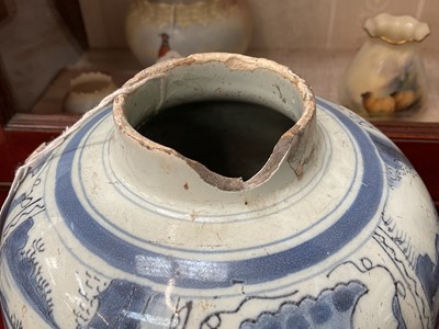 Lot 28 - Antique delftware vase