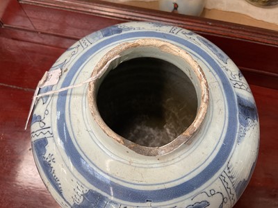 Lot 28 - Antique delftware vase