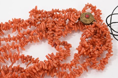 Lot 535 - Group of antique and later jewellery