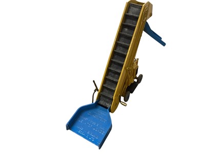 Lot 1516 - Dinky Supertoys Elevator Loader, boxed (taped) No.964 (1)