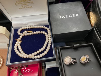 Lot 176 - Group of costume jewellery including a cultured pearl necklace with 9ct gold clasp