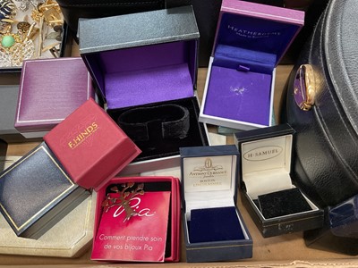 Lot 176 - Group of costume jewellery including a cultured pearl necklace with 9ct gold clasp