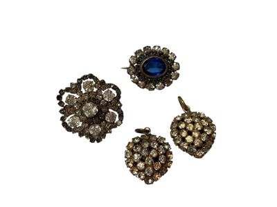 Lot 172 - Group of antique brooches and jewellery to include a Victorian gold plated snake bangle