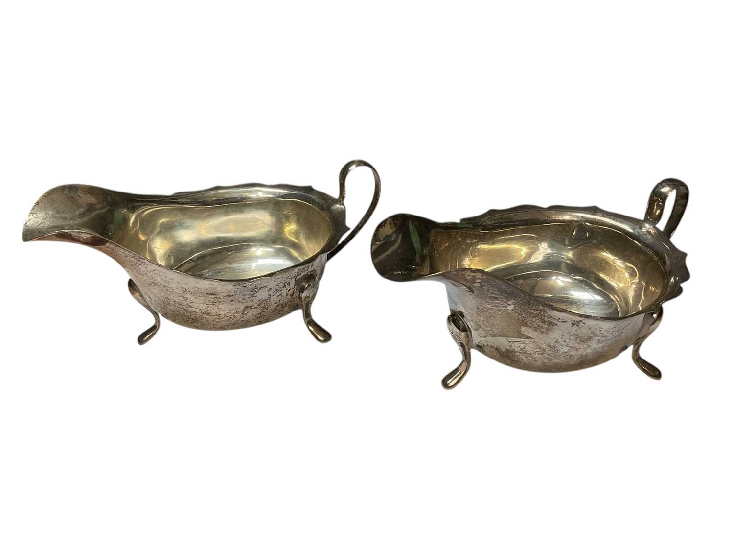 Lot 120 - Pair of 1950s silver sauce boats (Sheffield 1955)