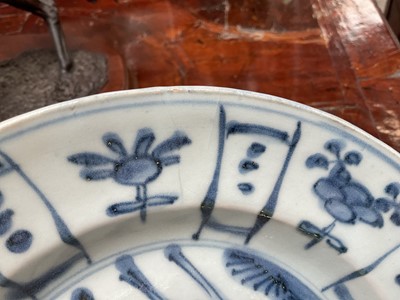 Lot 688 - Vung Tau cargo dish together with a Wanli cargo dish