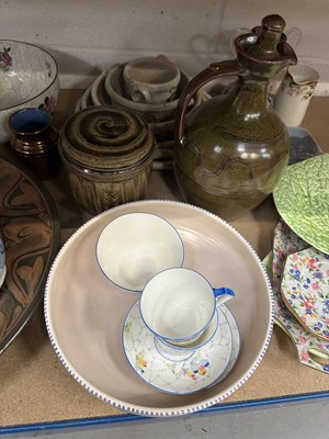 Lot 78 - Mixed group of ceramics and pottery including art pottery, Poole bowl and other decorative pieces