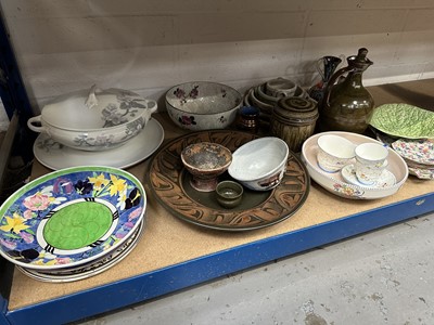 Lot 78 - Mixed group of ceramics and pottery including art pottery, Poole bowl and other decorative pieces