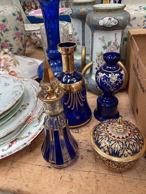 Lot 25 - Group of ceramics