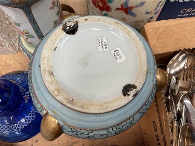 Lot 25 - Group of ceramics