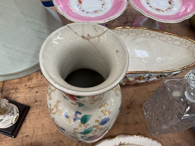 Lot 25 - Group of ceramics