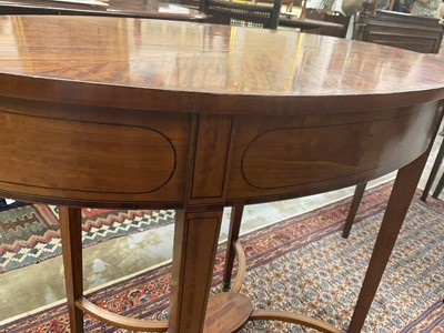 Lot 1281 - Edwardian satinwood oval side table