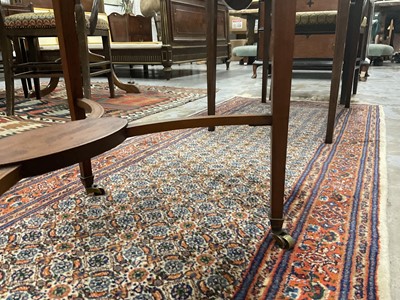Lot 1281 - Edwardian satinwood oval side table