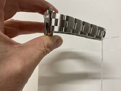 Lot 500 - Rolex Oyster Perpetual Date 1988 - in box with guarantee