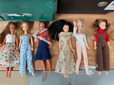 Lot 2058 - Pippa dolls no.2 (x8), Pippa doll no.3, inc. Pippa Penny Brown, Pippa Jasmine plus two Pete. Also a good selection of clothing and accessories and a red Pippa wardrobe.