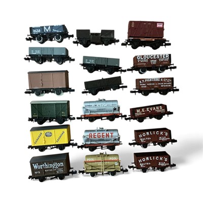 Lot 1836 - Dapol N Gauge Stobart Rail Class 66/4 & shunter & selection of loose N Gauge rolling stock and Oxford 1:76 scale vehicles (1 box)