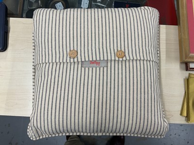 Lot 56 - 2025 Royal Household Christmas present cushion in box
