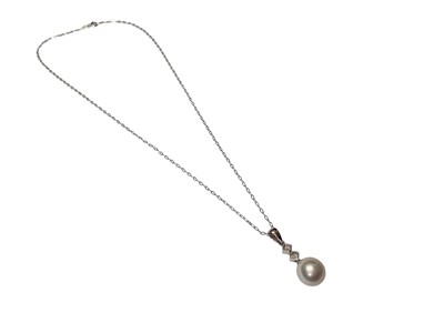 Lot 75 - Cultured pearl and diamond pendant in 18ct white gold setting on a 9ct white gold chain