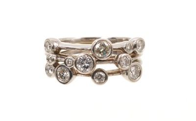 Lot 18ct white gold diamond 'rain dance' ring