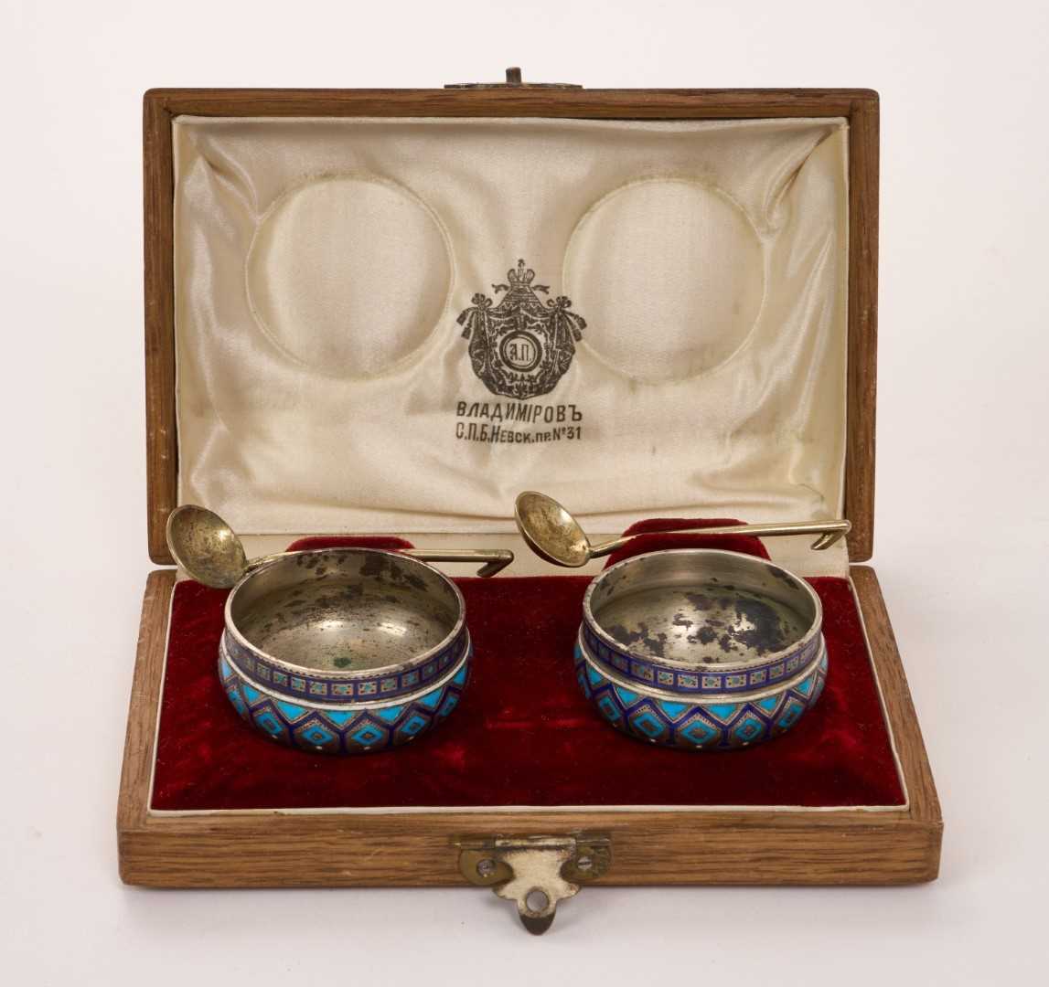 Lot 353 - Pair of Imperial Russian cloisonné salts and spoons, in fitted case