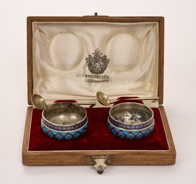 Lot Pair of Imperial Russian cloisonné salts and spoons, in fitted case