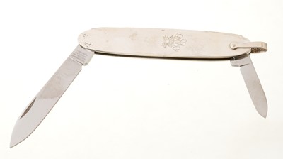 Lot 60 - H.R.H. Prince Charles, Prince of Wales, Royal presentation silver pen knife by Benney with engraved Prince of Wales feather crest in original fitted box . The penknife 9cm overall