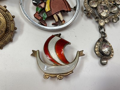 Lot 68 - Norwegian silver and enamel Viking ship brooch, other vintage brooches, silver dress rings and costume jewellery
