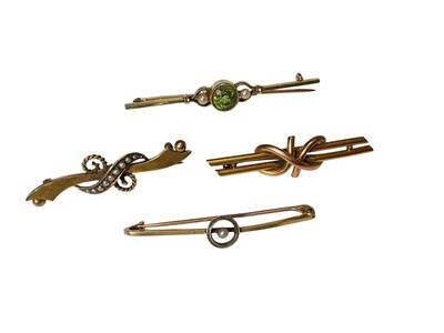 Lot 19 - Group of Victorian and Edwardian gold and yellow metal bar brooches