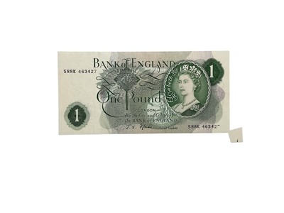 Lot 434 - G.B. - Bank of England Fforde green One Pound 'Error' note prefix S88K (N.B. Note with extra paper printed with part of serial number '7') GVF (Scarce) (1 banknote)