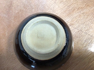 Lot 5014 - Japanese studio pottery to include 12 matching bowls and others