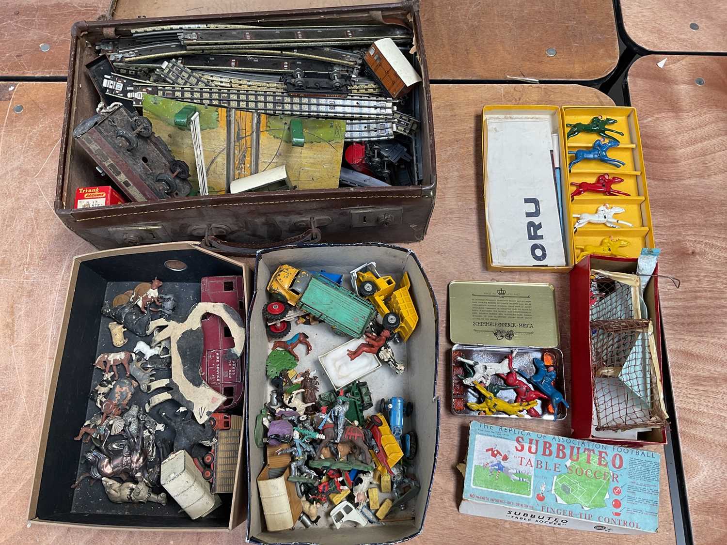 Lot 5057 - Group of vintage toys, including Hornby and Tri-ang, Britains, etc
