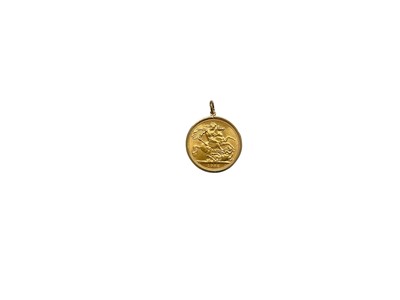 Lot 452 - G.B. - Gold Sovereign Elizabeth II 1982 AU in circular 9ct pendant (N.B. Total Wt. 8.7gms) (1 coin)