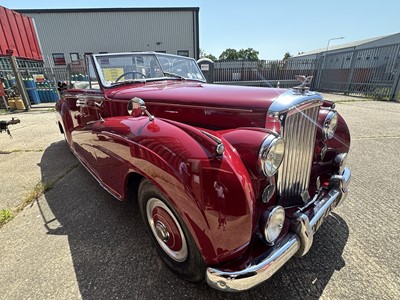 Lot 204 - 1952 Bentley MK VI drophead coupe by H.J. Mulliner, reg. no. LWR 436