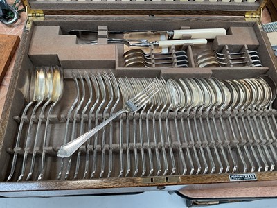 Lot 5095 - Mappin & Webb oak cased six person canteen of silver plated cutlery