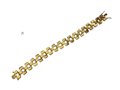 Lot 7 - Contemporary opal bracelet with 54 oval opal cabochons in a three row brick link design in silver gilt setting, 18cm long
