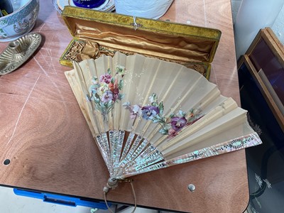 Lot 5151 - Late 19th century mother of pearl fan in original velvet covered box